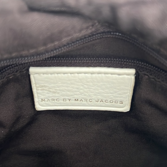 SOLD - MARC BY MARC JACOBS Small Crossbody Bag - Picture 7 of 9
